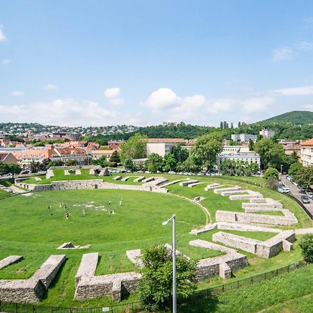 Free Parking Amphitheater Apartment - Wifi, Ac, Tv Budapeste Exterior foto