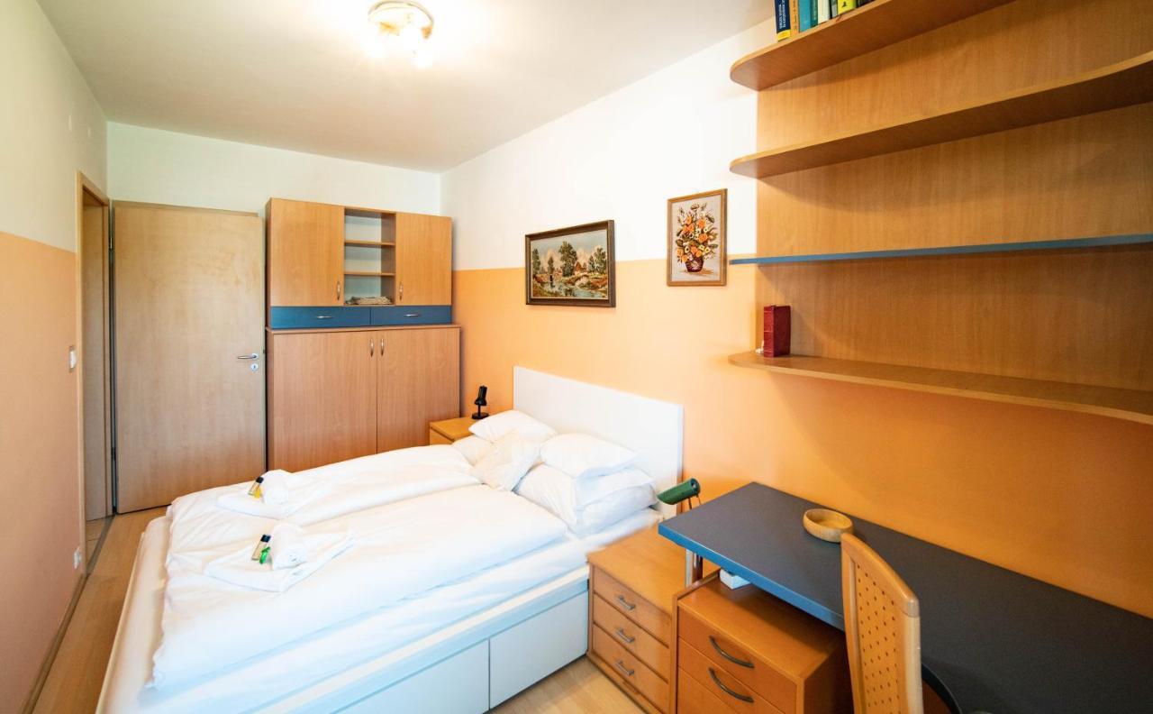 Free Parking Amphitheater Apartment - Wifi, Ac, Tv Budapeste Exterior foto