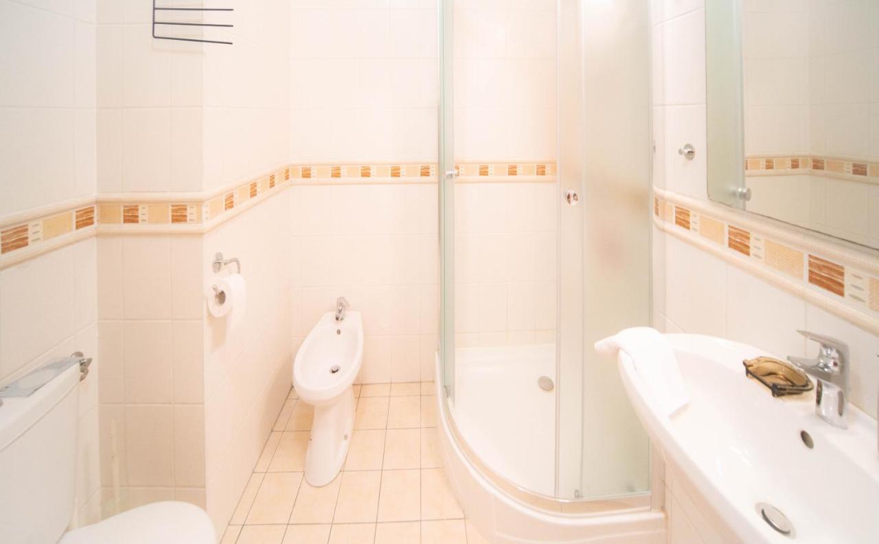Free Parking Amphitheater Apartment - Wifi, Ac, Tv Budapeste Exterior foto
